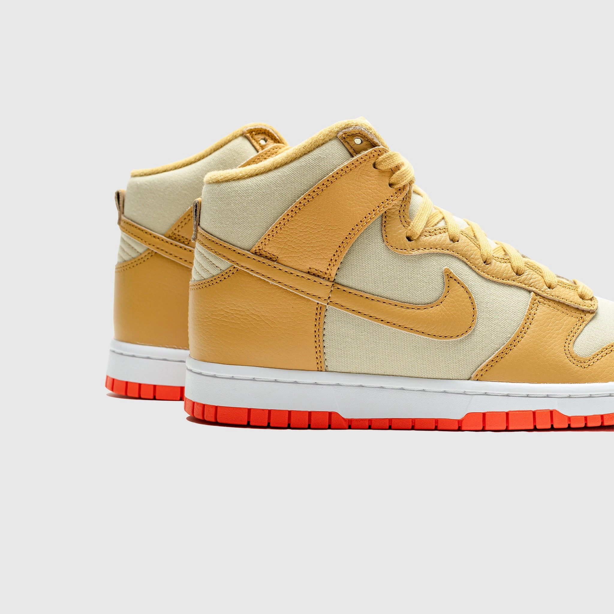 DUNK HI RETRO PRM TEAM GOLD