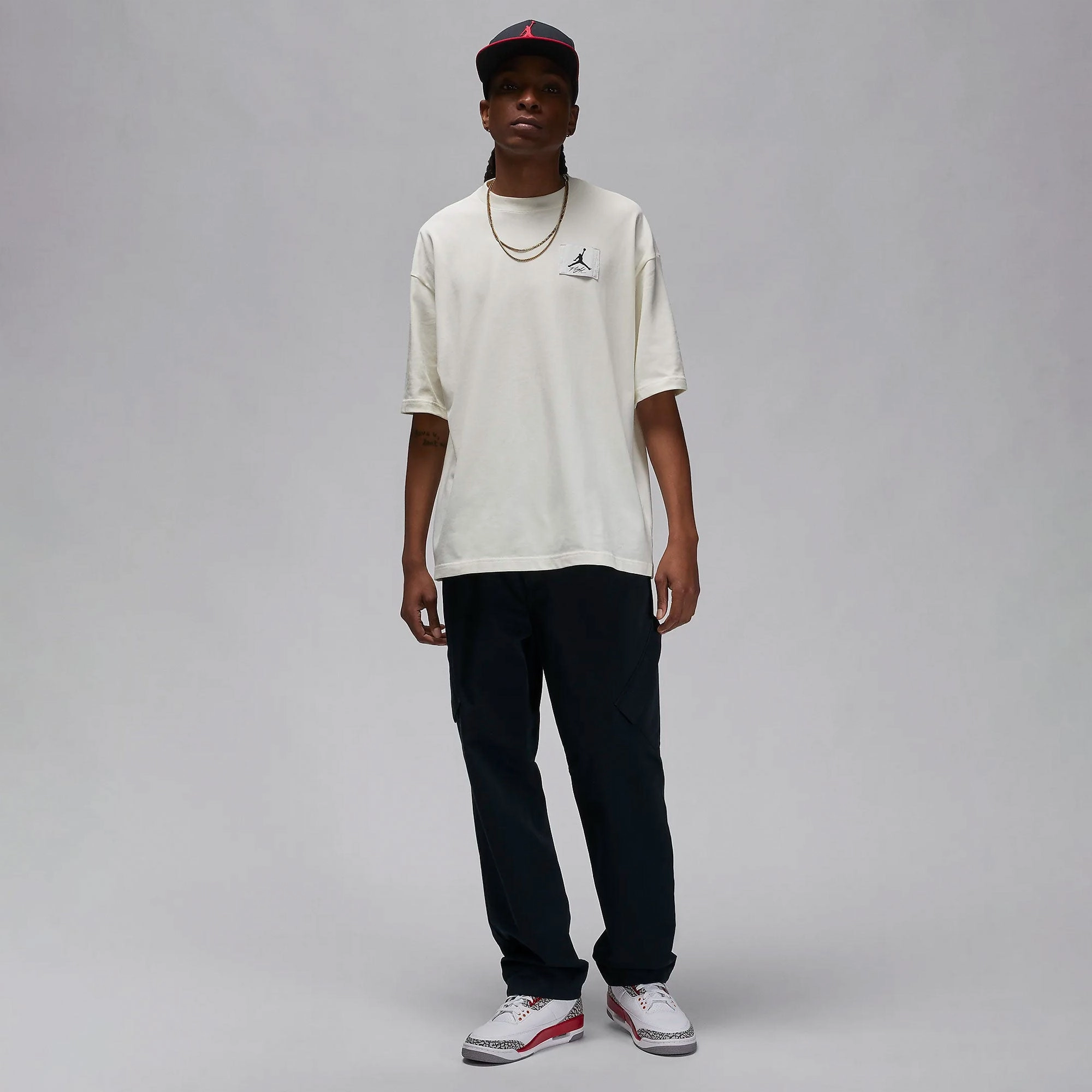 Jordan | FLIGHT ESSENTIALS  { WHITE