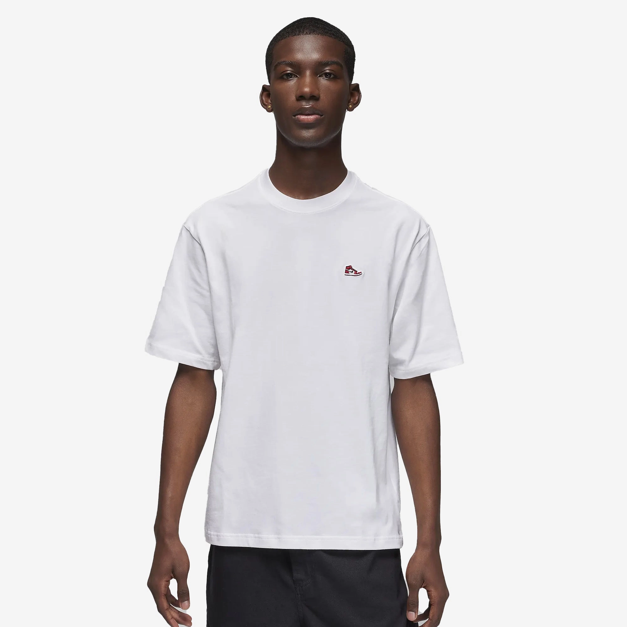 Jordan | SNEAKER PATCH SHORT SLEEVE CREW TEE  { WHITE