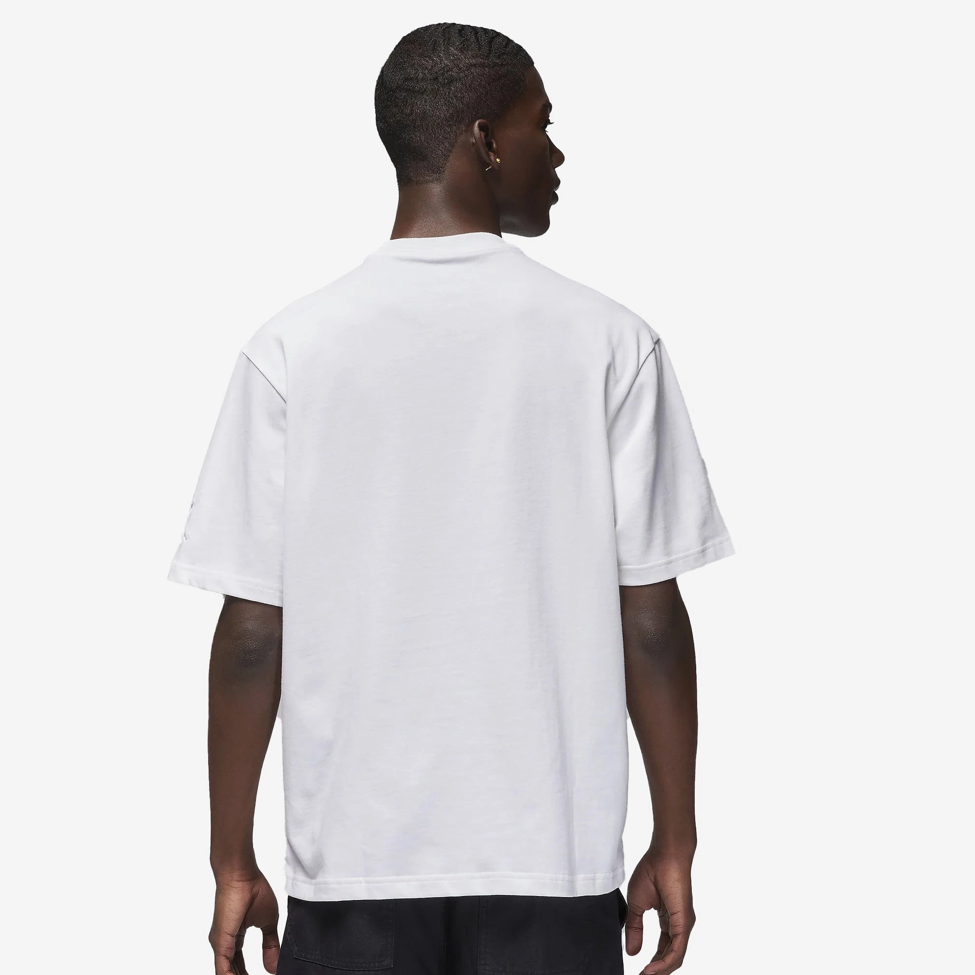Jordan | SNEAKER PATCH SHORT SLEEVE CREW TEE  { WHITE