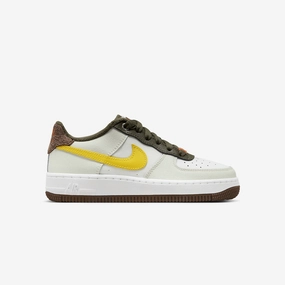 Nike | AIR FORCE 1 LV8 (GS)  { SUMMIT WHITE/VIVID SULFUR-SUMMIT WHITE