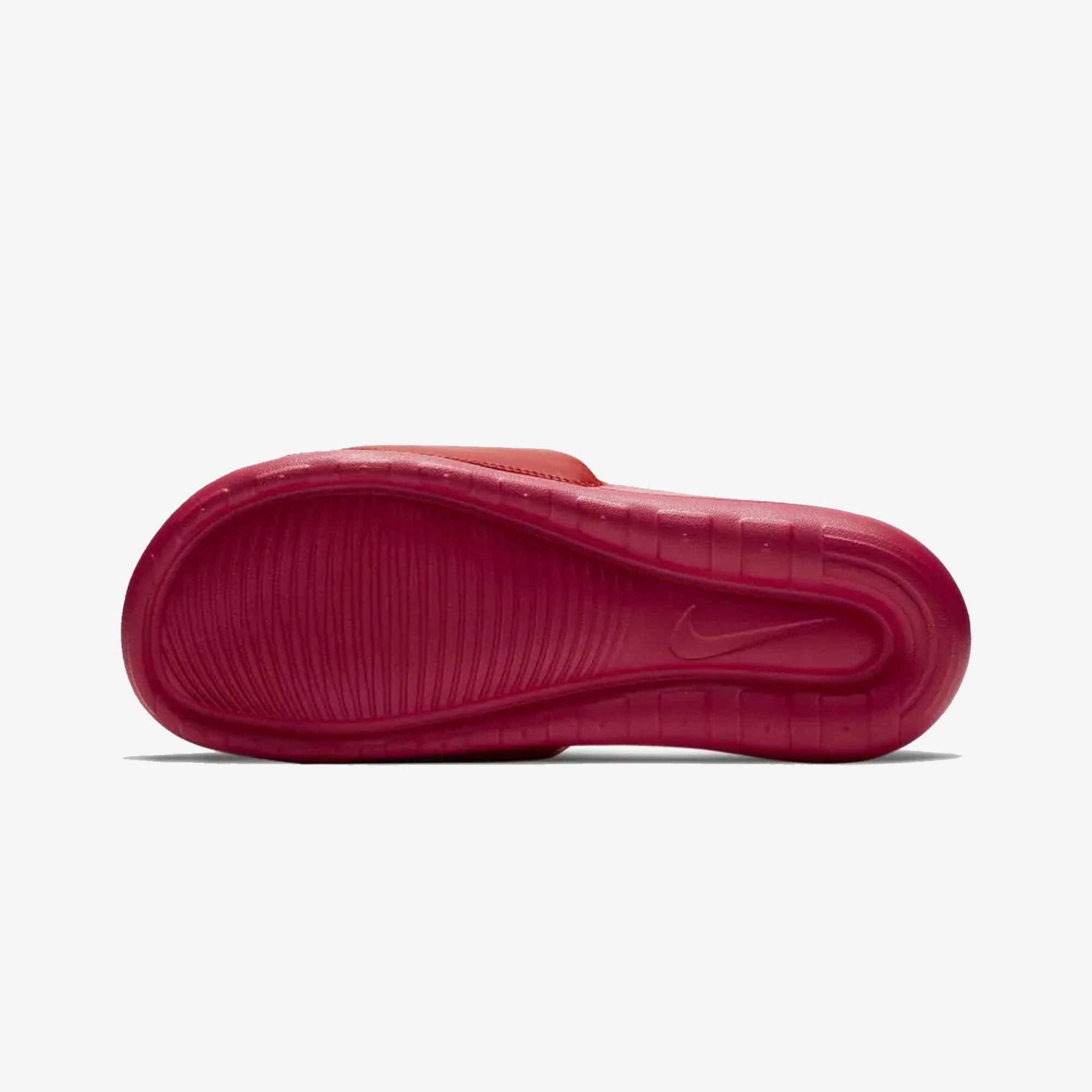 NIKE | VICTORI ONE { UNIVERSITY RED/BLACK-UNIVERSITY RED