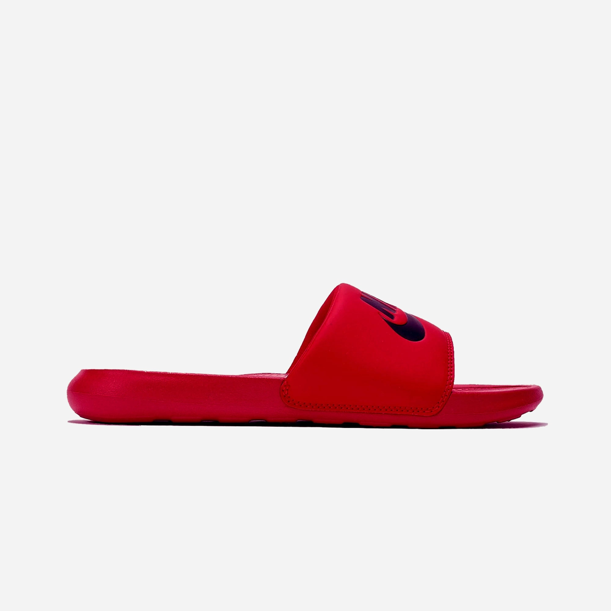 NIKE | VICTORI ONE { UNIVERSITY RED/BLACK-UNIVERSITY RED