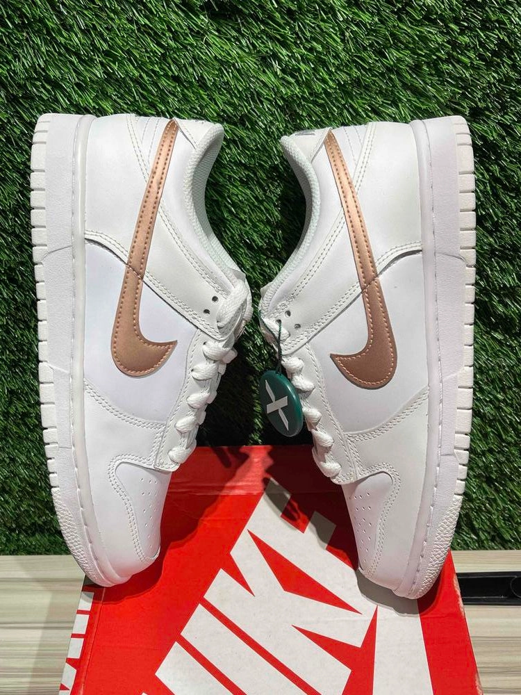Nike Dunk Low White Pink (GS) Sz 6.5Y.