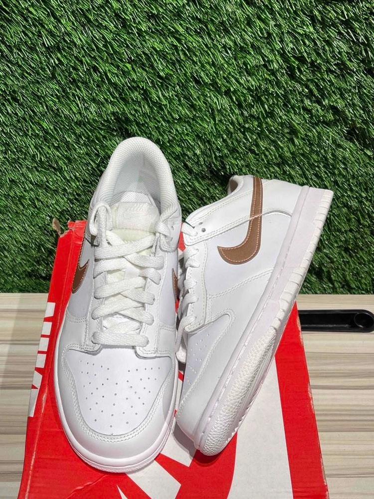 Nike Dunk Low White Pink (GS) Sz 6.5Y.