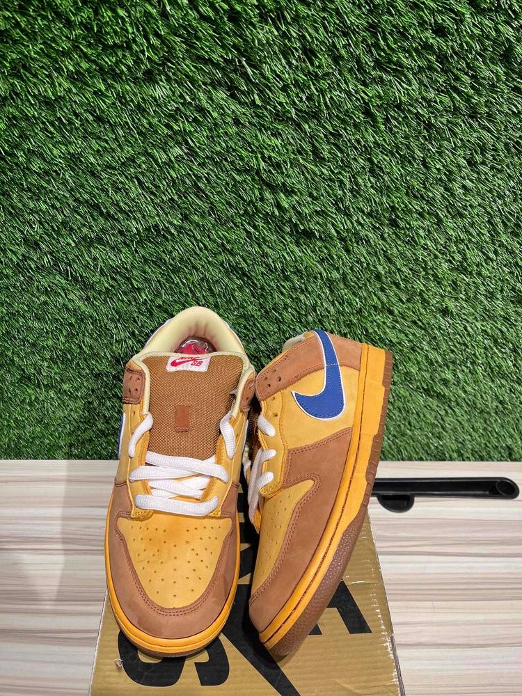 Nike SB Dunk Low Newcastle Brown Ale Sz 9.5