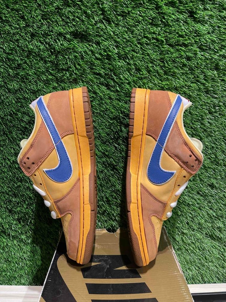 Nike SB Dunk Low Newcastle Brown Ale Sz 9.5