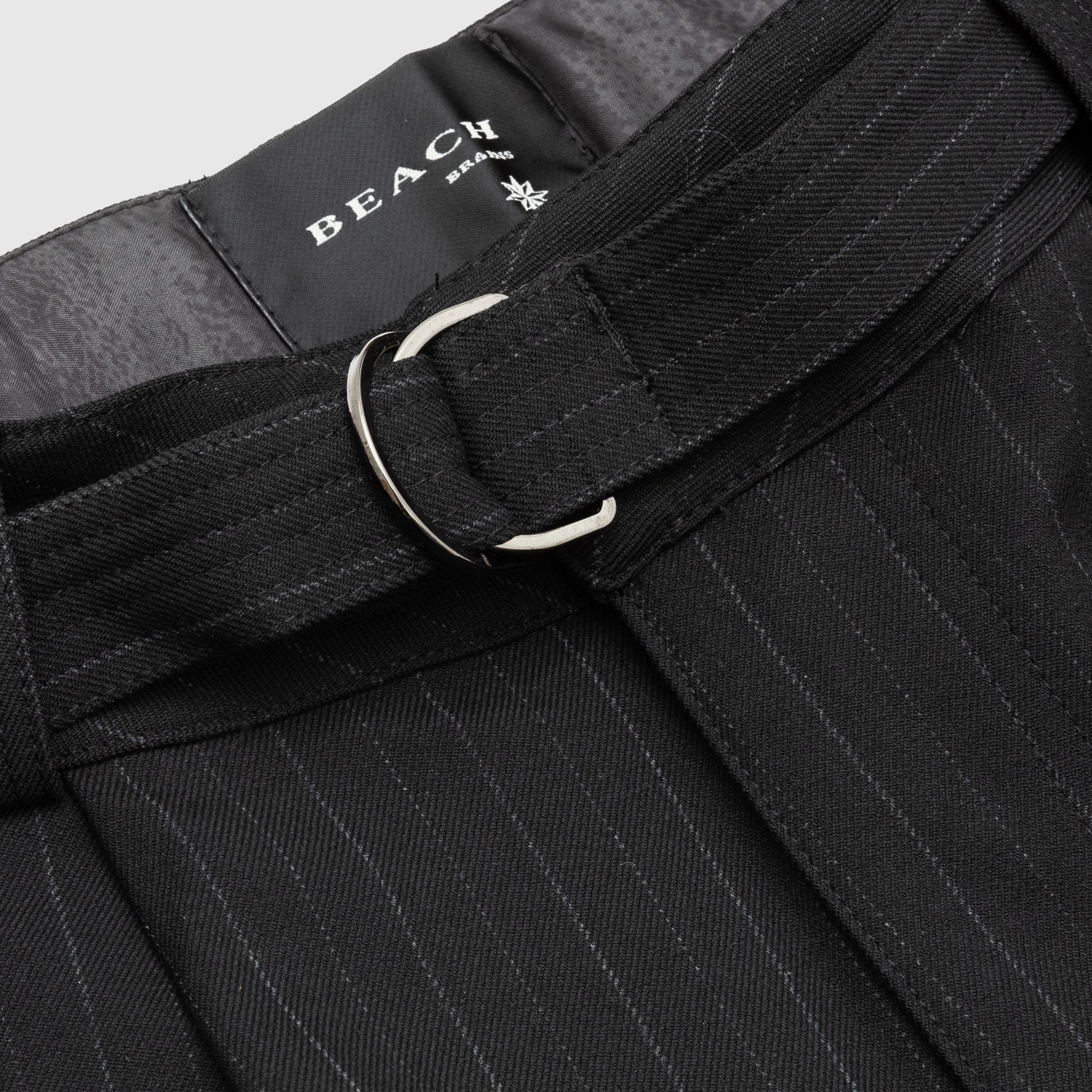 PLEATED SUIT SHORT