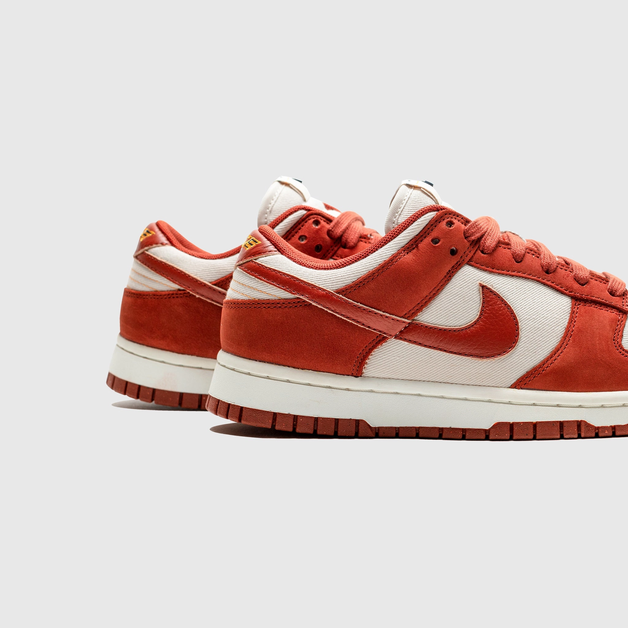 WMNS DUNK LOW LX RUGGED ORANGE