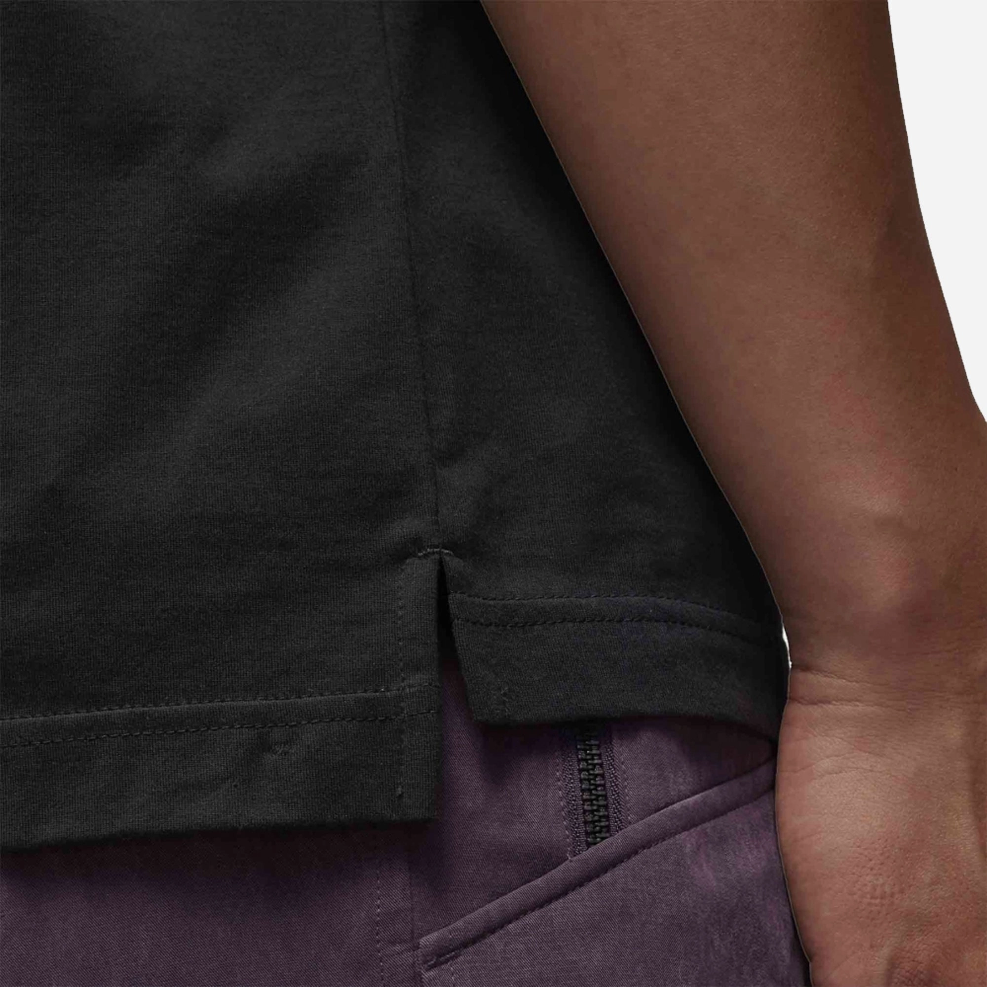 Y-3 | GRAPHIC SHORT SLEEVE TEE  { BLACK