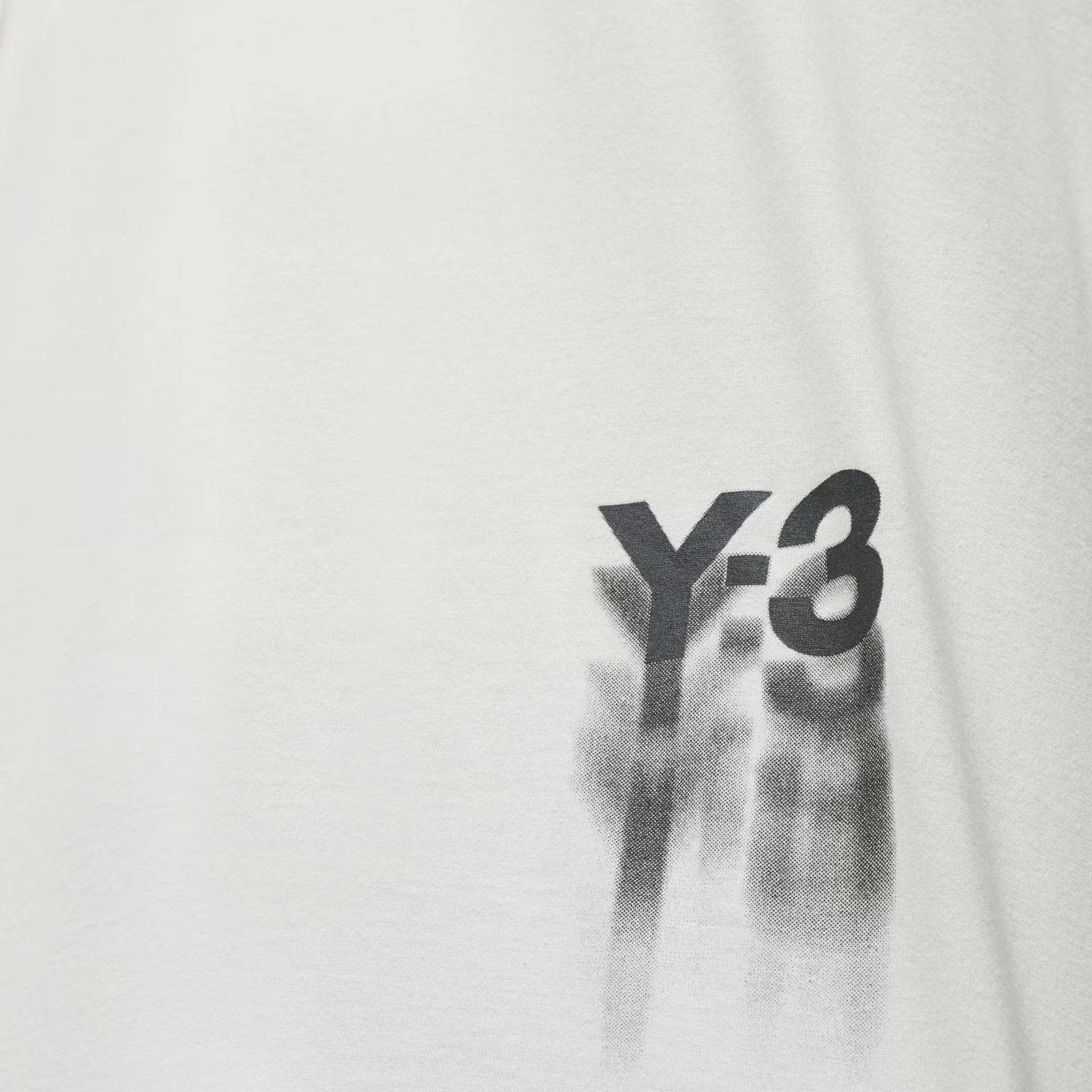 Y-3 | GRAPHIC SHORT SLEEVE TEE  { OWHITE